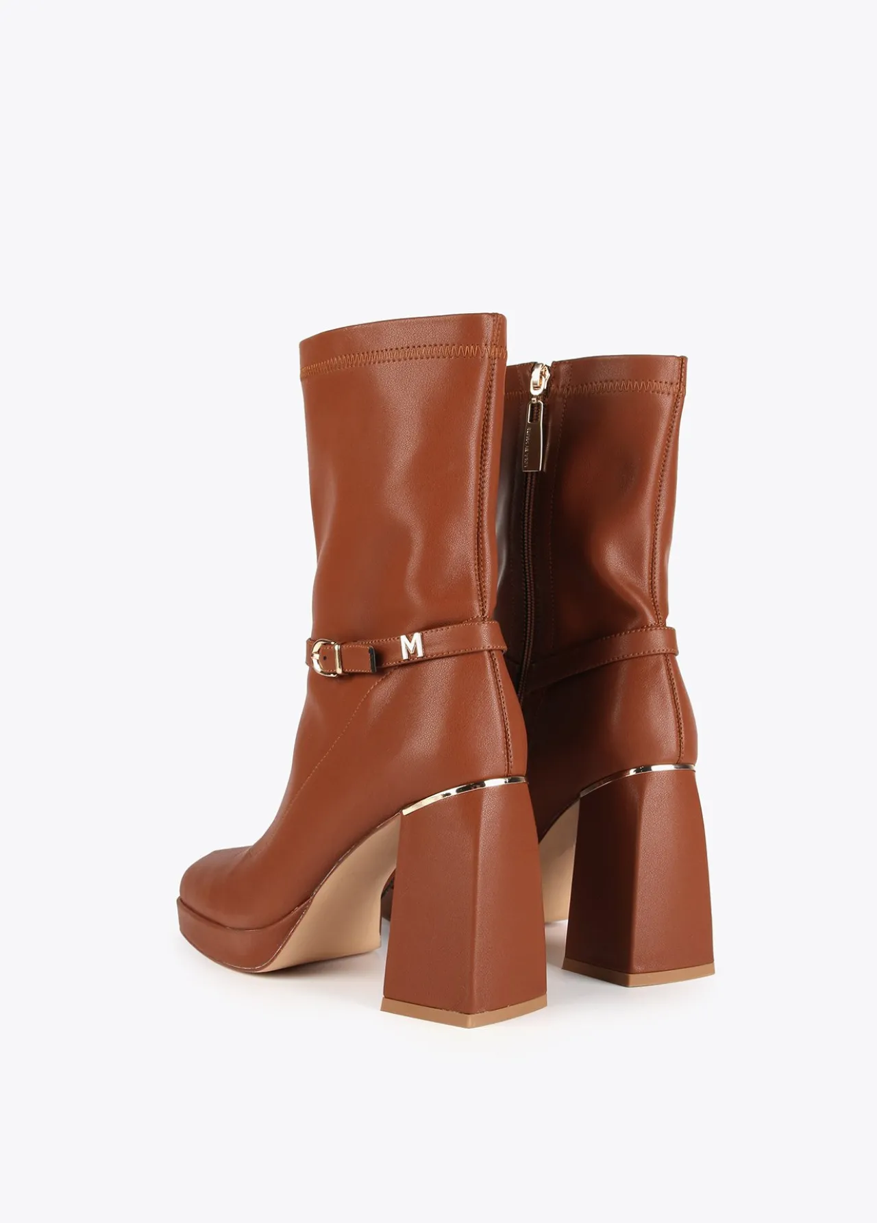 botin_con_hebilla__calzado__lola_casademunt_2.webp Lola Casademunt Botas Y Botines<Botin con hebilla | Calzado | Lola Casademunt MARRON