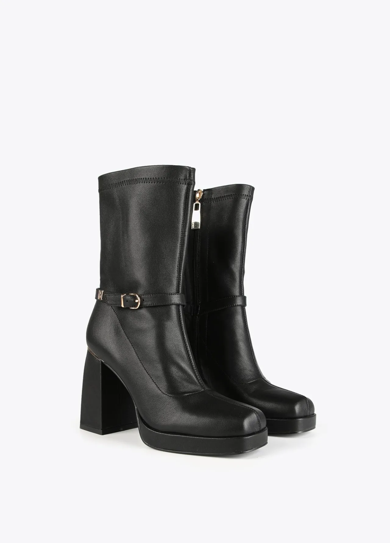botn_con_hebilla__calzado__lola_casademunt_1.webp Lola Casademunt Botas Y Botines<Botín con hebilla | Calzado | Lola Casademunt MARRON
