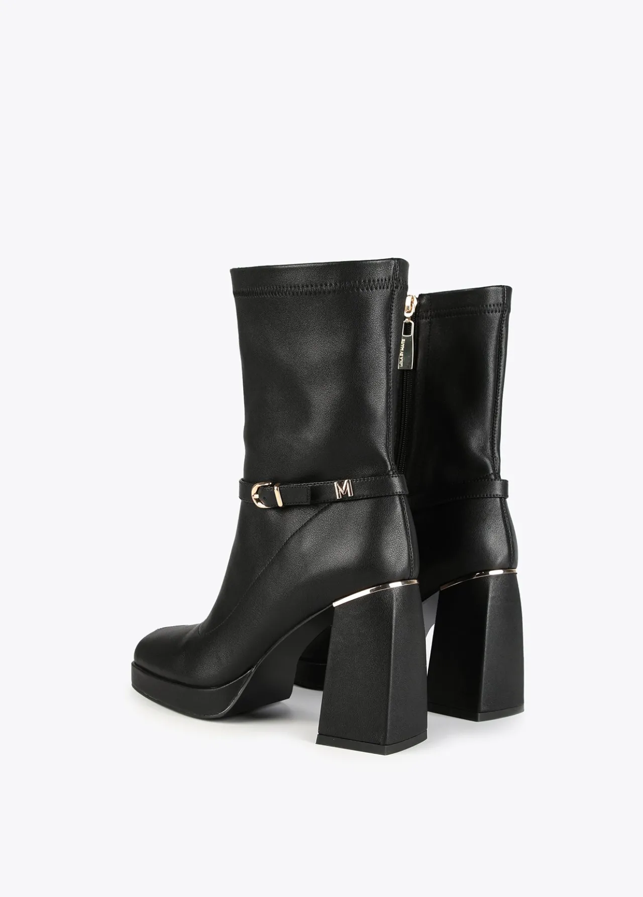 botn_con_hebilla__calzado__lola_casademunt_2.webp Lola Casademunt Botas Y Botines<Botín con hebilla | Calzado | Lola Casademunt MARRON