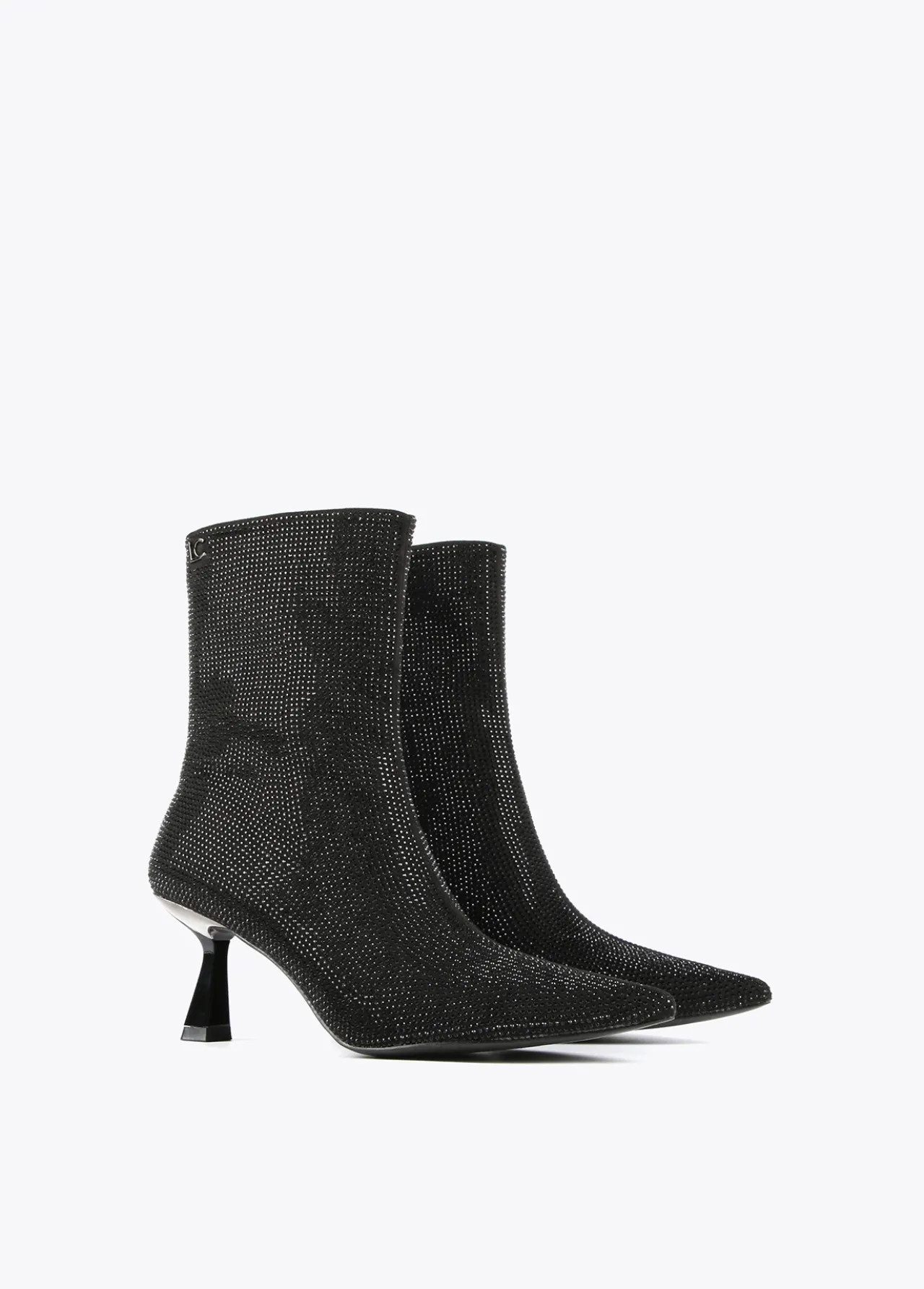 botn_efecto_brillo_4.webp Lola Casademunt Botas Y Botines<Botín efecto brillo NEGRO
