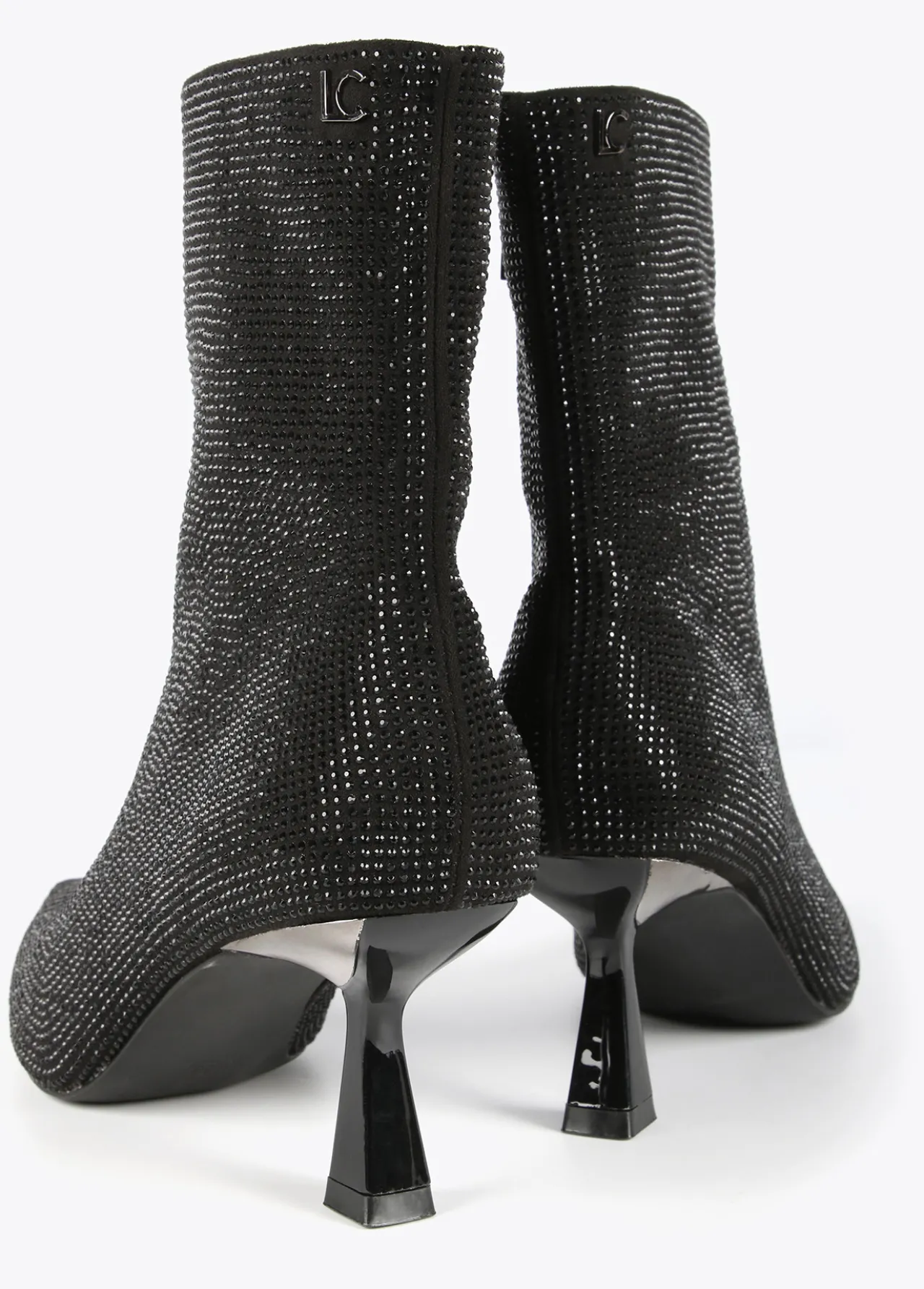 botn_efecto_brillo_6.webp Lola Casademunt Botas Y Botines<Botín efecto brillo NEGRO