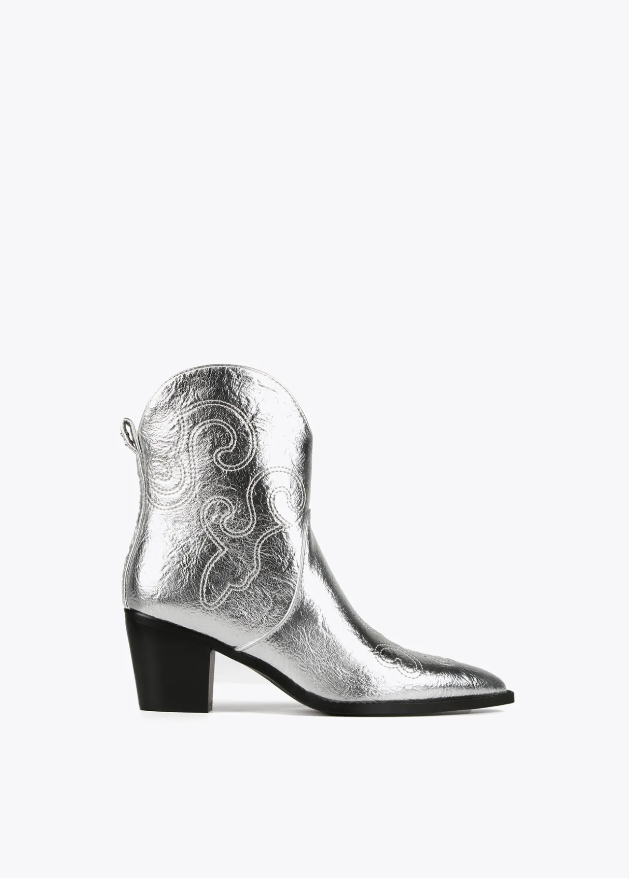 botn_estilo_cowboy_0.webp Lola Casademunt Botas Y Botines<Botín estilo cowboy PLATEADO