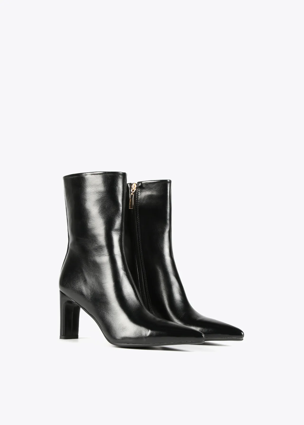 botn_tacn_negro_2.webp Lola Casademunt Botas Y Botines<Botín tacón NEGRO