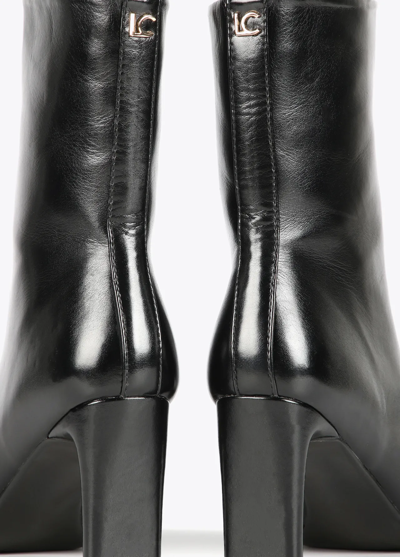 botn_tacn_negro_3.webp Lola Casademunt Botas Y Botines<Botín tacón NEGRO