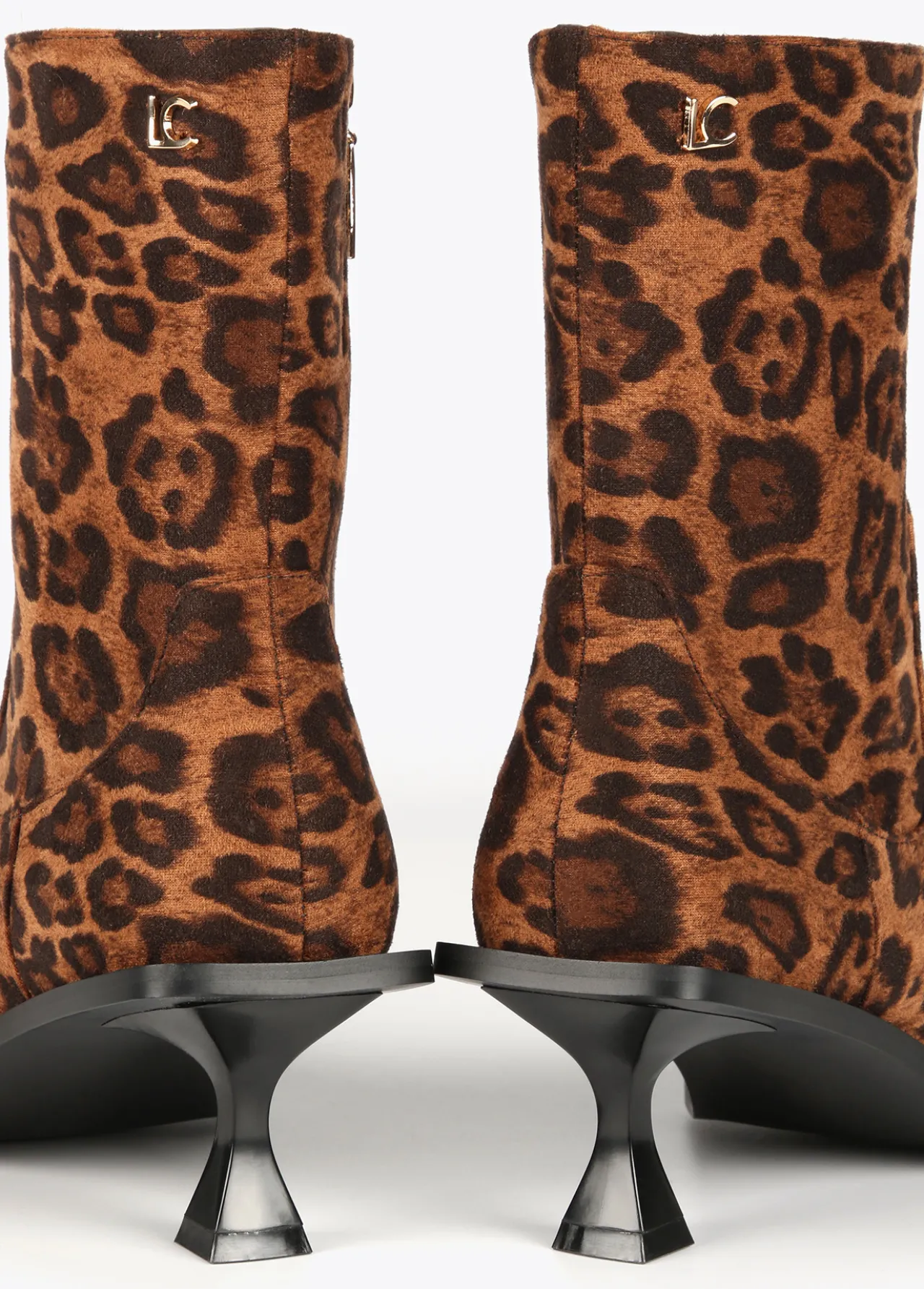 botn_tejido_animal_print_4.webp Lola Casademunt Animal Print | Botas Y Botines<Botín tejido animal print MARRON-NEGRO