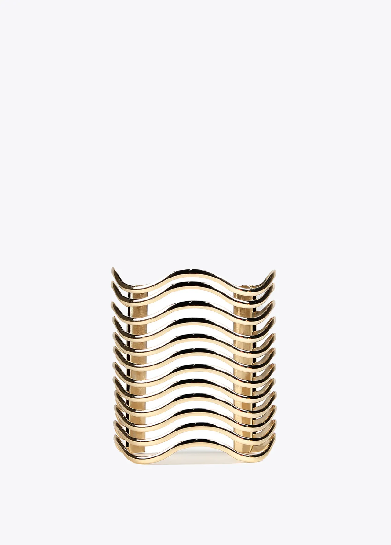 brazalete_ancho_dorado_5.webp Lola Casademunt Bisuteria<Brazalete ancho DORADO