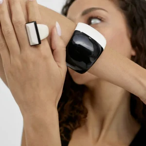 Lola Casademunt Bisuteria<Brazalete rígido blanco y negro BLANCO-NEGRO