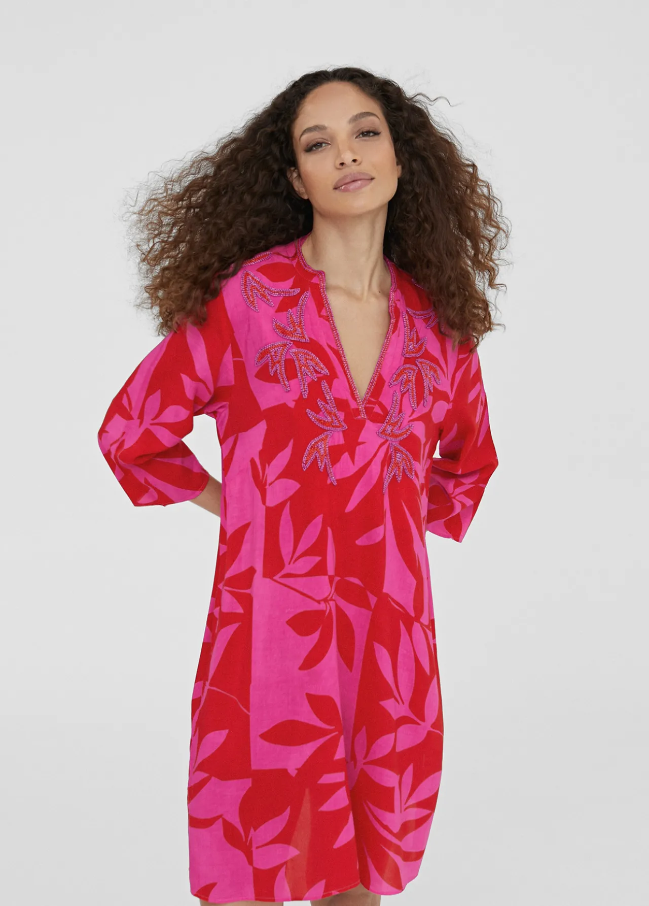 caftan_corto_estampado_1-1.webp Lola Casademunt Baño<Caftan corto estampado ROJO-ROSA