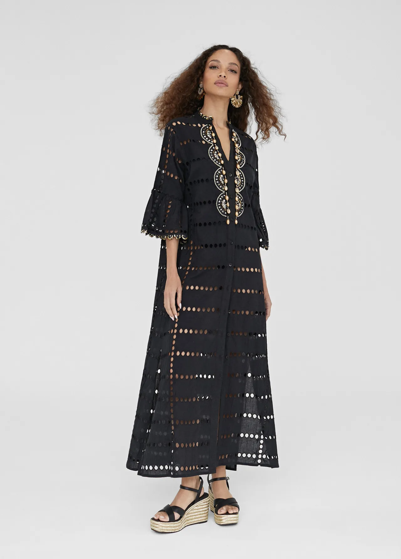 caftan_largo_bordado_4-1.webp Lola Casademunt Baño<Caftan largo bordado BLANCO