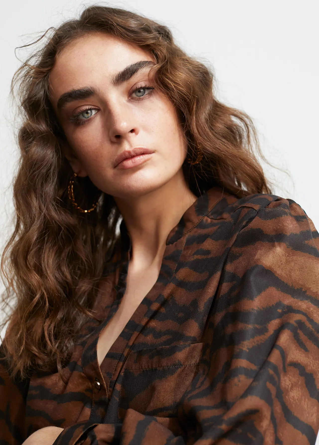 camisa_animal_print_0-1.webp Lola Casademunt Animal Print | Camisas Y Blusas<Camisa animal print MARRON-NEGRO