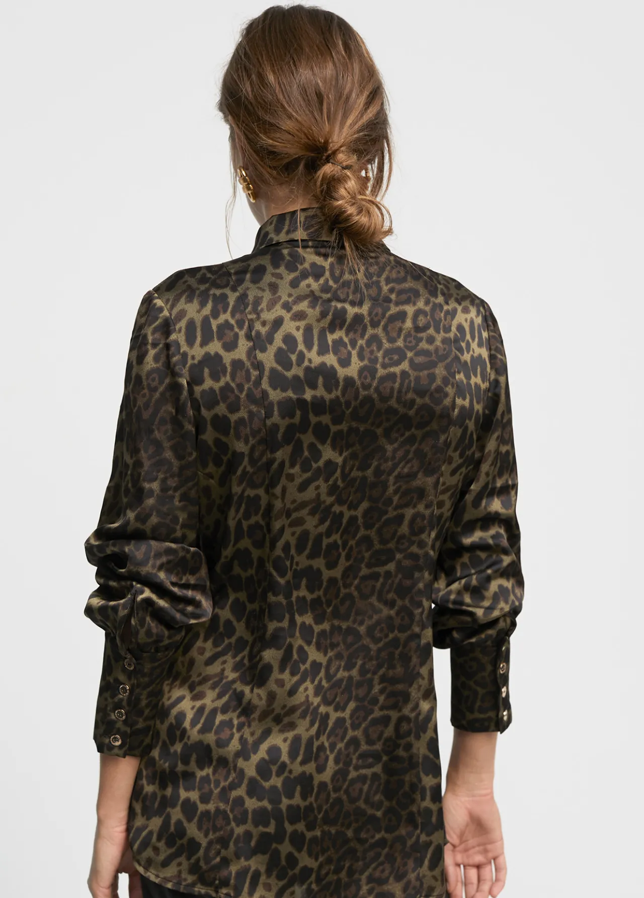 camisa_animal_print_4.webp Lola Casademunt Animal Print | Camisas Y Blusas<Camisa animal print NEGRO-VERDE