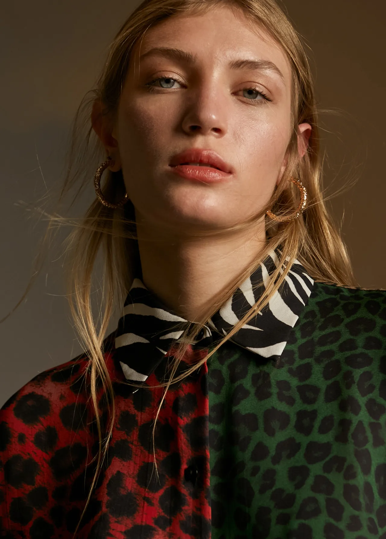 camisa_animal_print_combinada_2.webp Lola Casademunt Animal Print | Camisas Y Blusas<Camisa animal print combinada ROJO-VERDE