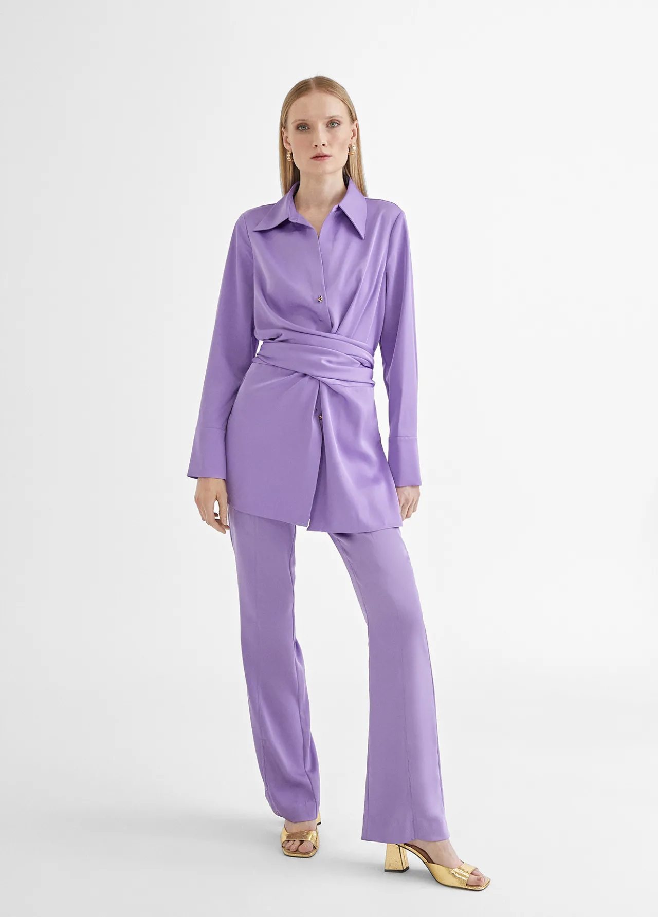 camisa_anudada_1-1.webp Lola Casademunt Camisas Y Blusas<Camisa anudada LIMA