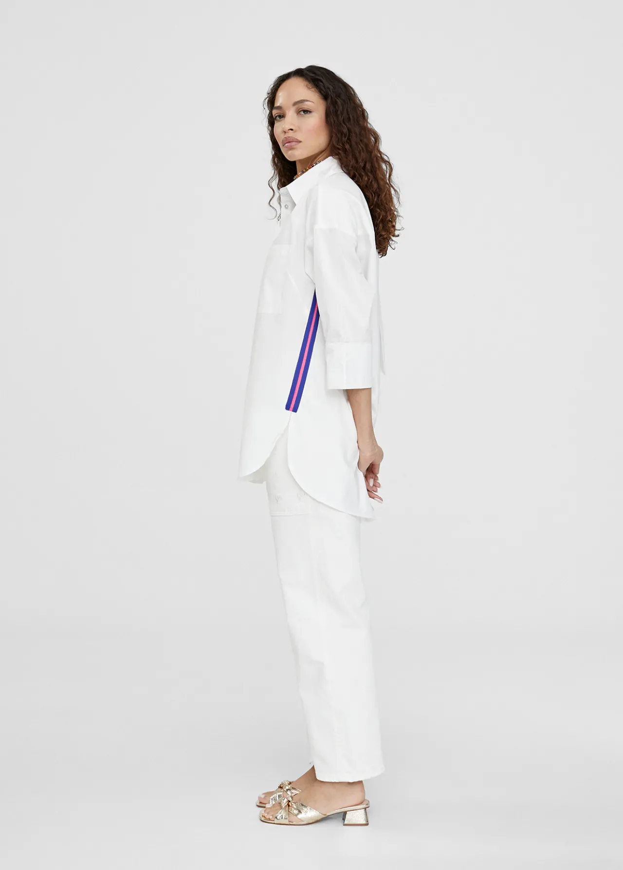 camisa_basica_de_algodn_0.webp Lola Casademunt Camisas Y Blusas<Camisa basica de algodón BLANCO