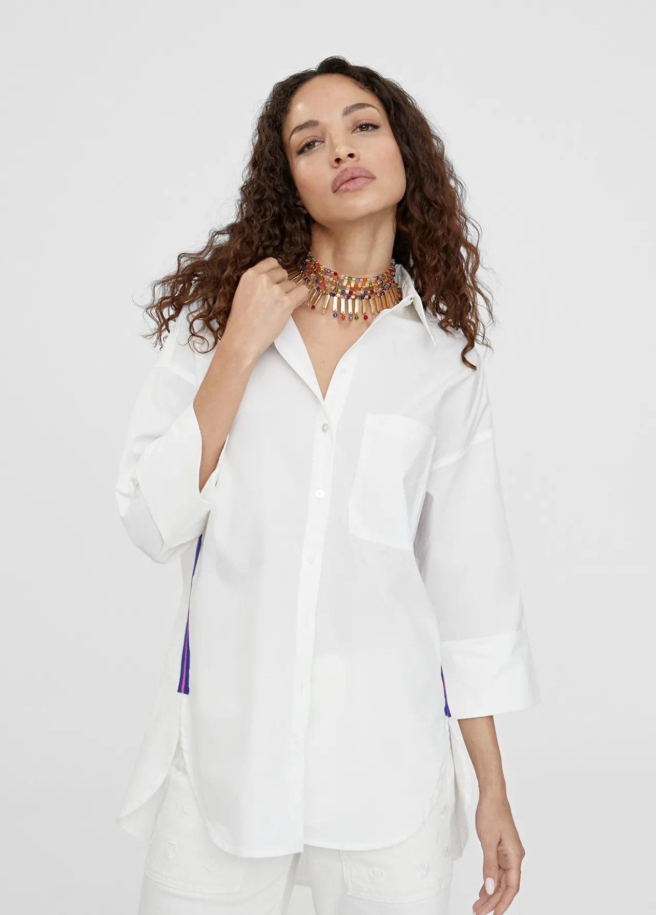camisa_basica_de_algodn_1.webp Lola Casademunt Camisas Y Blusas<Camisa basica de algodón BLANCO