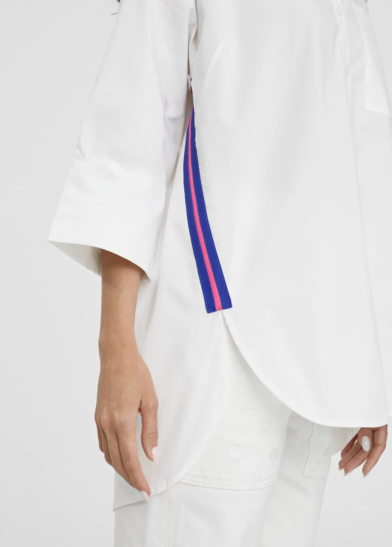 camisa_basica_de_algodn_4.webp Lola Casademunt Camisas Y Blusas<Camisa basica de algodón BLANCO