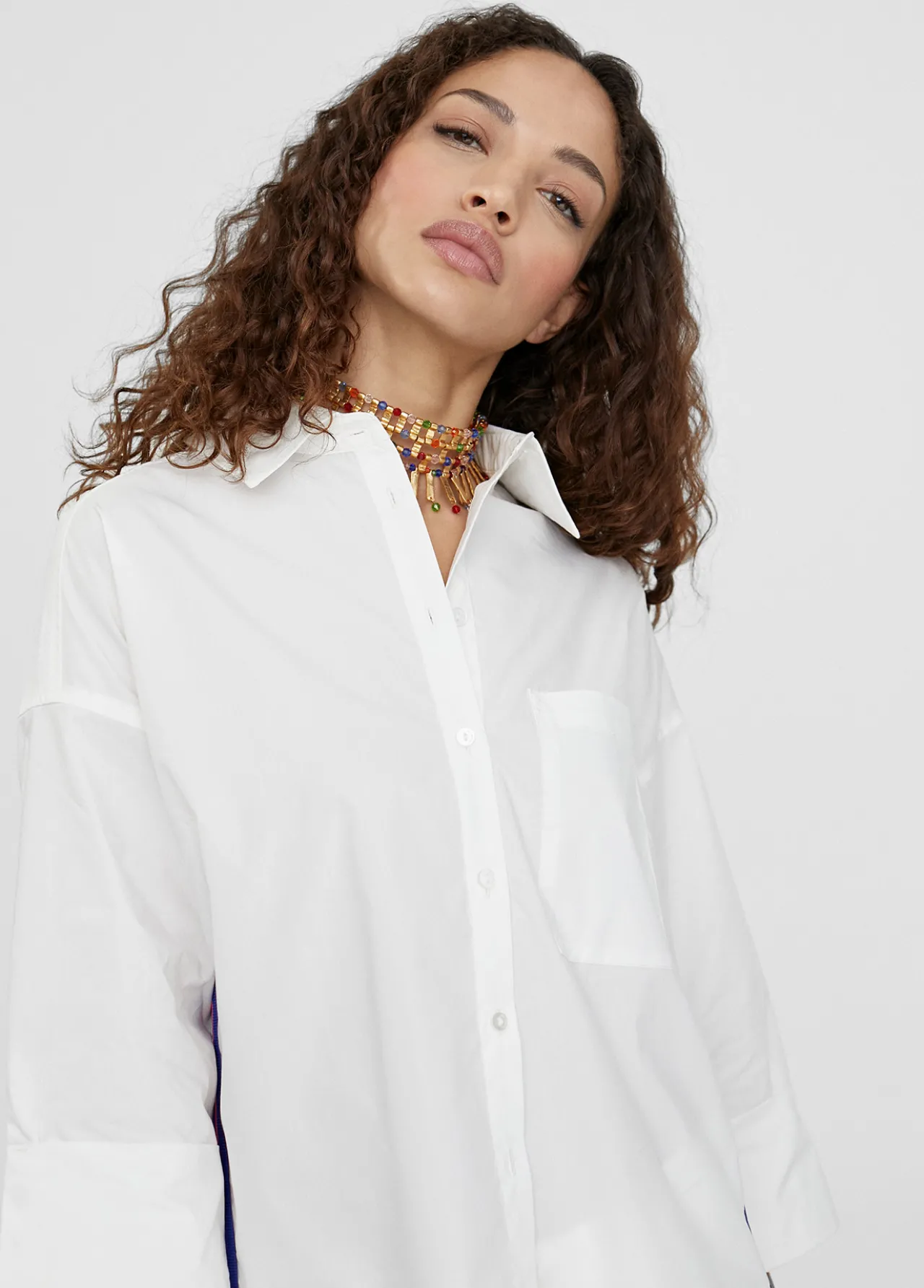 camisa_basica_de_algodn_5.webp Lola Casademunt Camisas Y Blusas<Camisa basica de algodón BLANCO