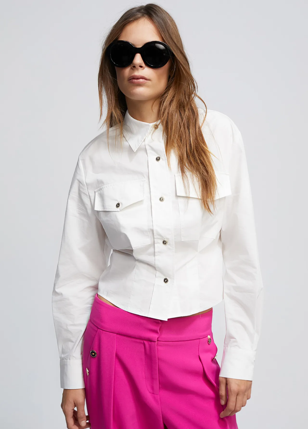 camisa_cropped_3.webp Lola Casademunt Camisas Y Blusas<Camisa cropped BLANCO