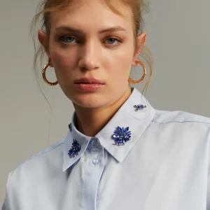 Lola Casademunt Camisas Y Blusas<Camisa detalle joya CELESTE