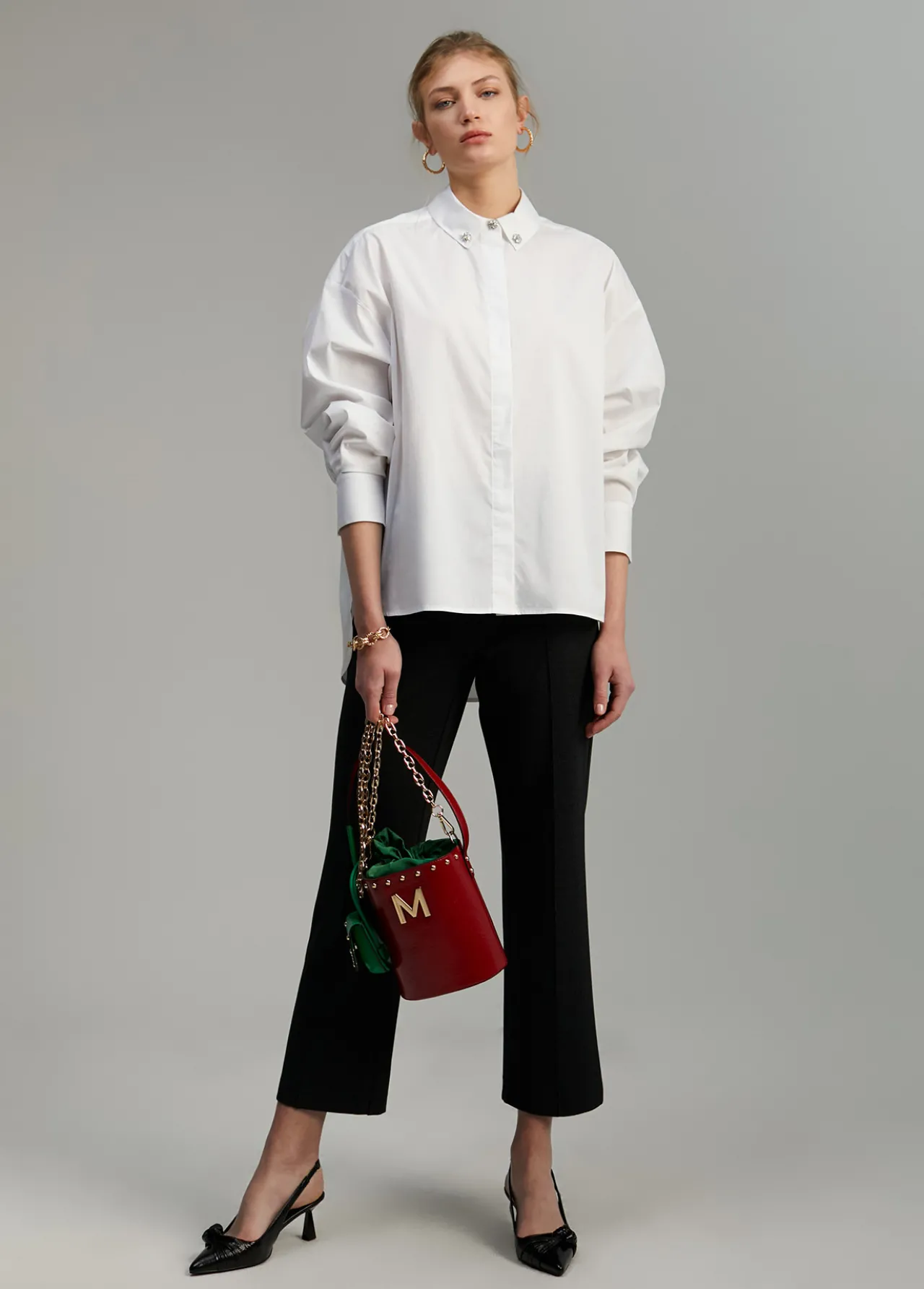 camisa_detalle_joya_4-1.webp Lola Casademunt Camisas Y Blusas<Camisa detalle joya BLANCO