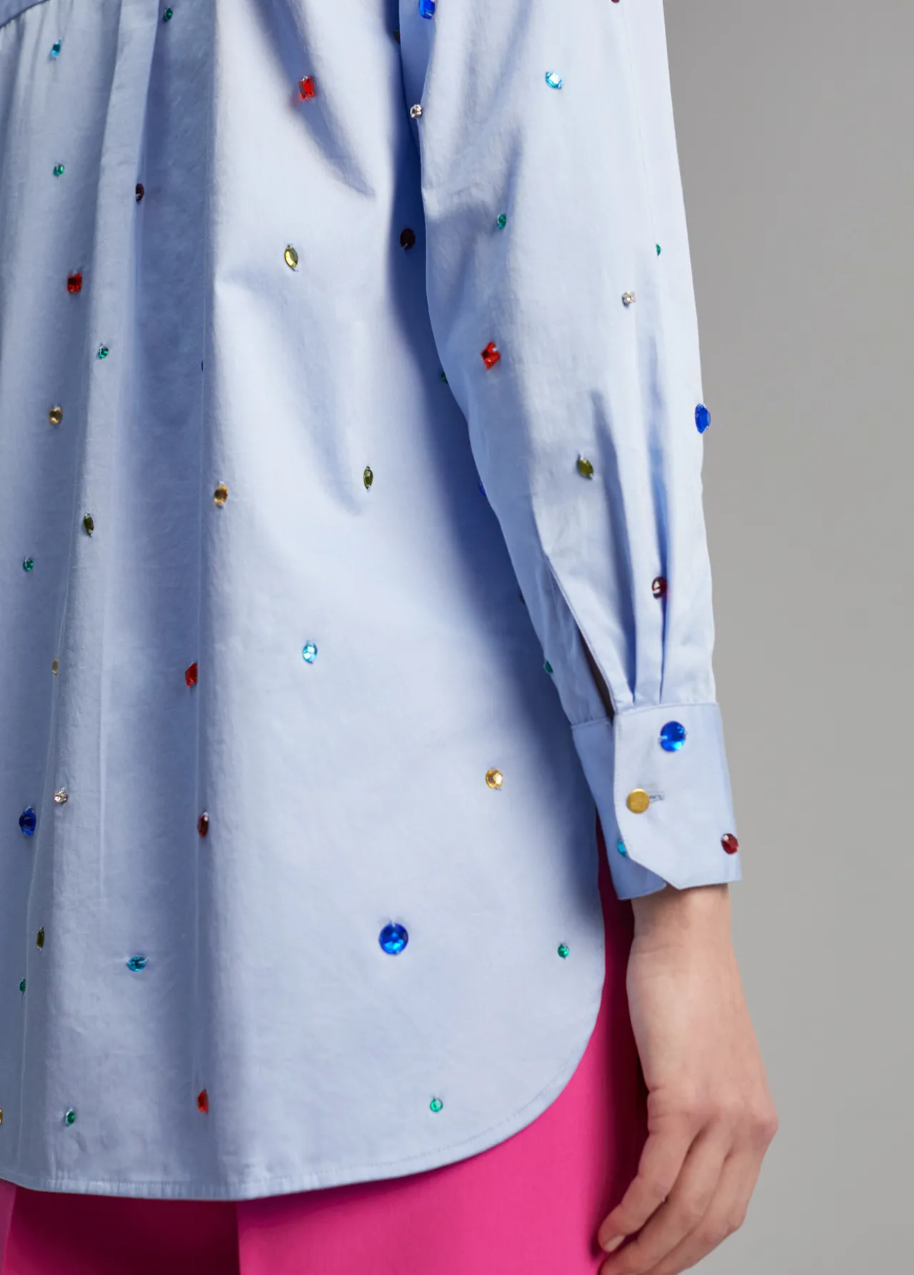 camisa_detalle_joyas_2.webp Lola Casademunt Camisas Y Blusas<Camisa detalle joyas CELESTE