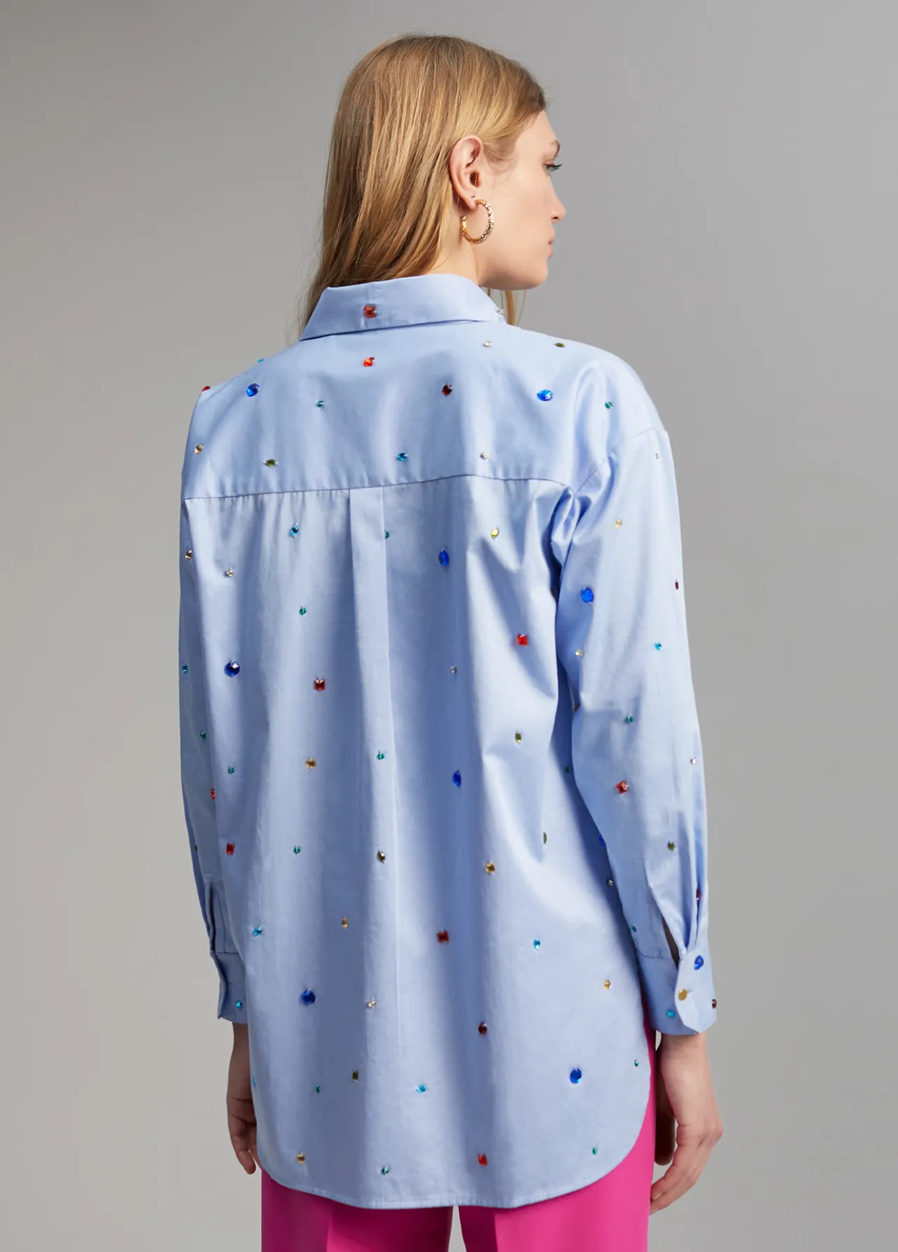 camisa_detalle_joyas_3.webp Lola Casademunt Camisas Y Blusas<Camisa detalle joyas CELESTE