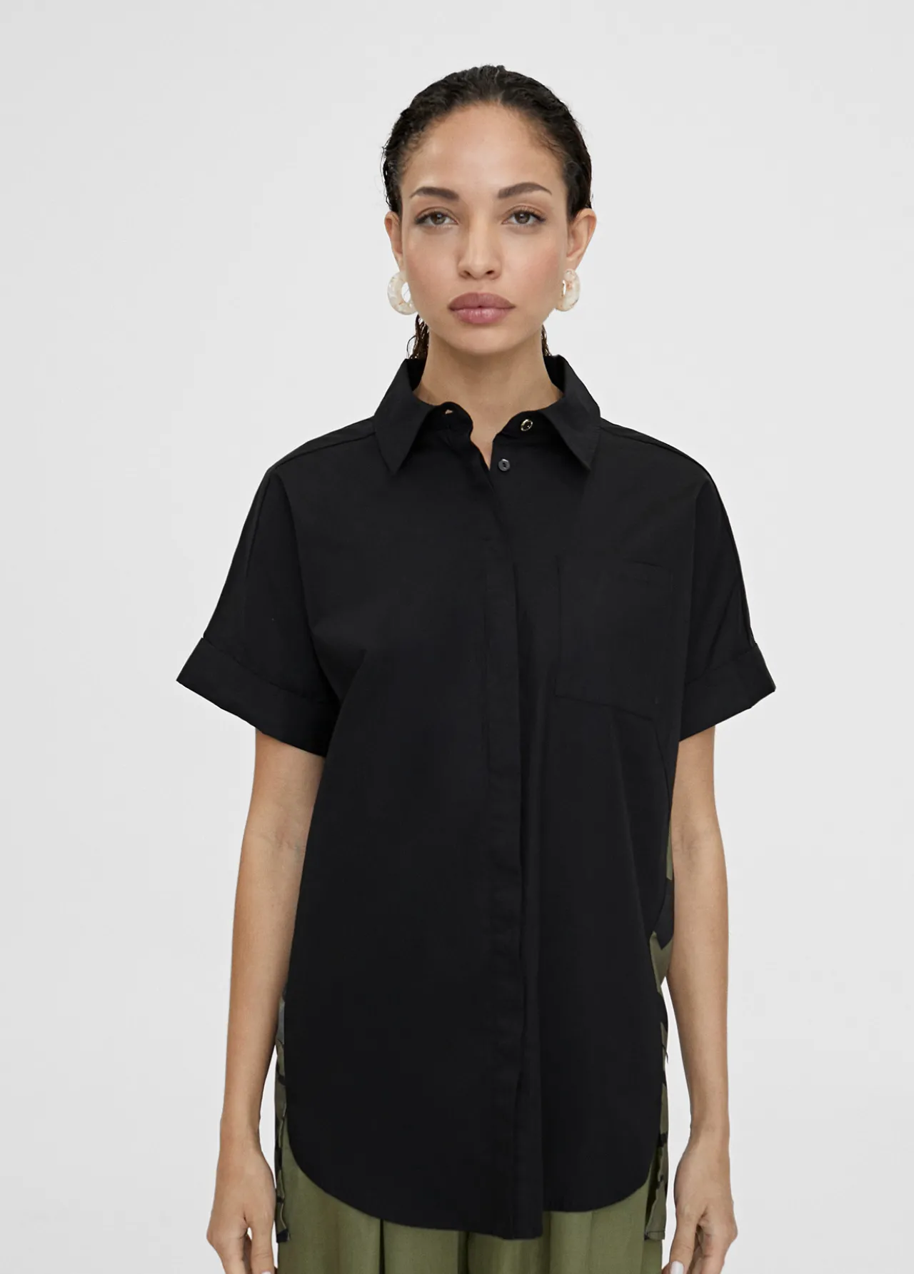 camisa_estampado_espalda_2.webp Lola Casademunt Camisas Y Blusas<Camisa estampado espalda NEGRO-VERDE
