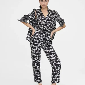 Lola Casademunt Camisas Y Blusas<Camisa fluida monograma NEGRO-BLANCO