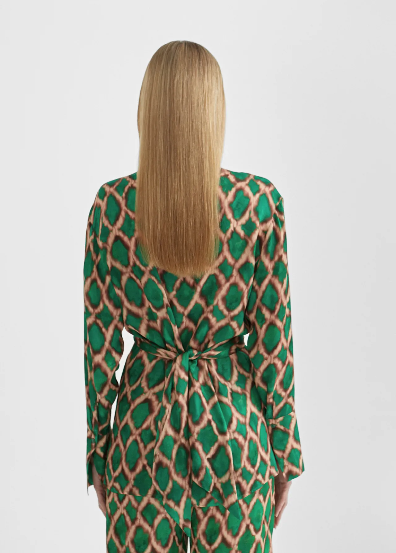 camisa_lazada_2.webp Lola Casademunt Camisas Y Blusas<Camisa lazada VERDE-MARRON
