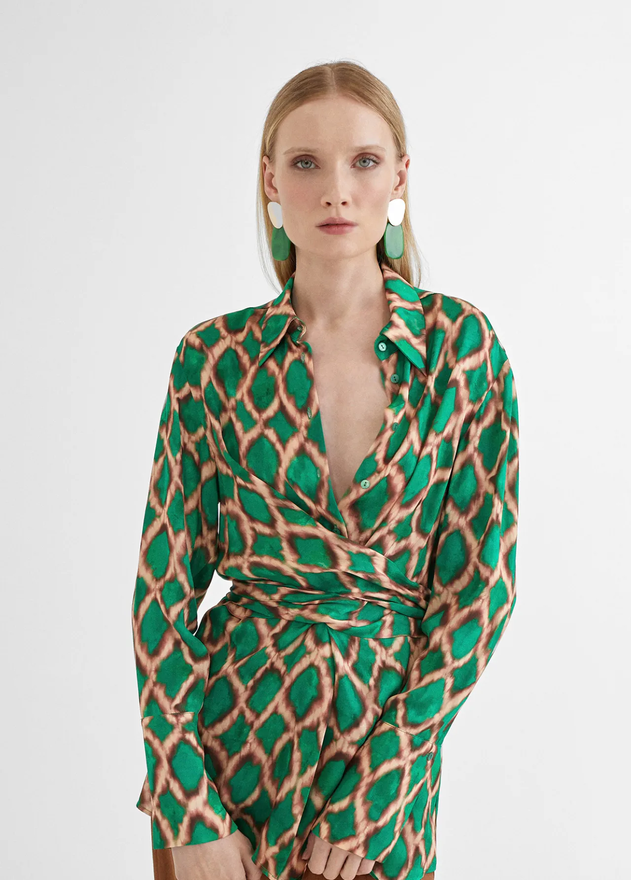 camisa_lazada_4.webp Lola Casademunt Camisas Y Blusas<Camisa lazada VERDE-MARRON