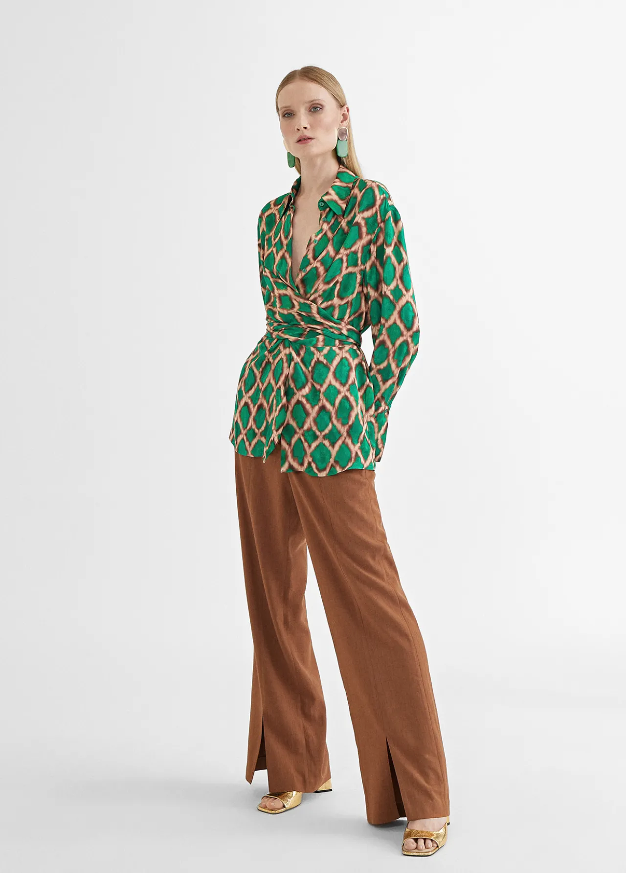 camisa_lazada_5.webp Lola Casademunt Camisas Y Blusas<Camisa lazada VERDE-MARRON
