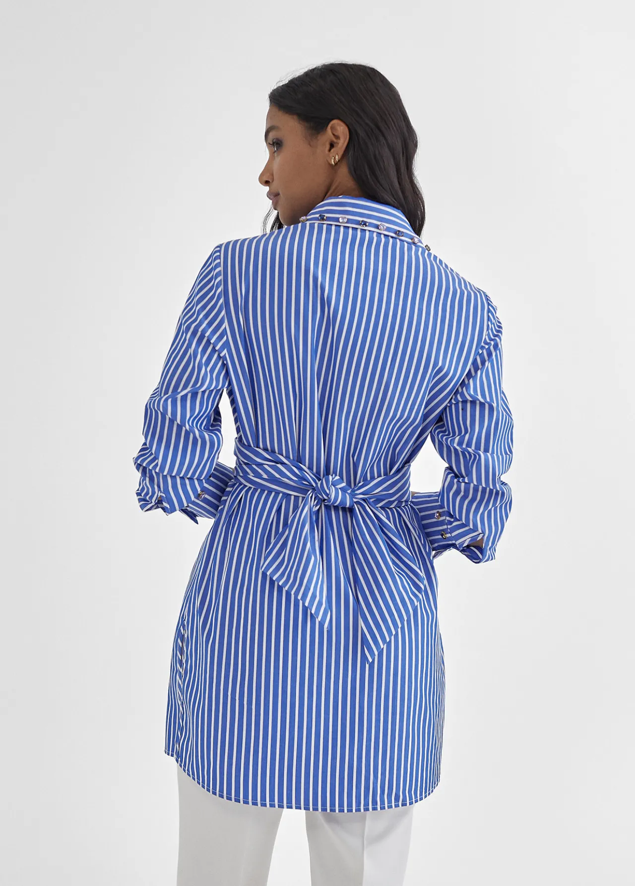 camisa_rayas_detalle_joyas_1.webp Lola Casademunt Camisas Y Blusas<Camisa rayas detalle joyas AZUL-BLANCO