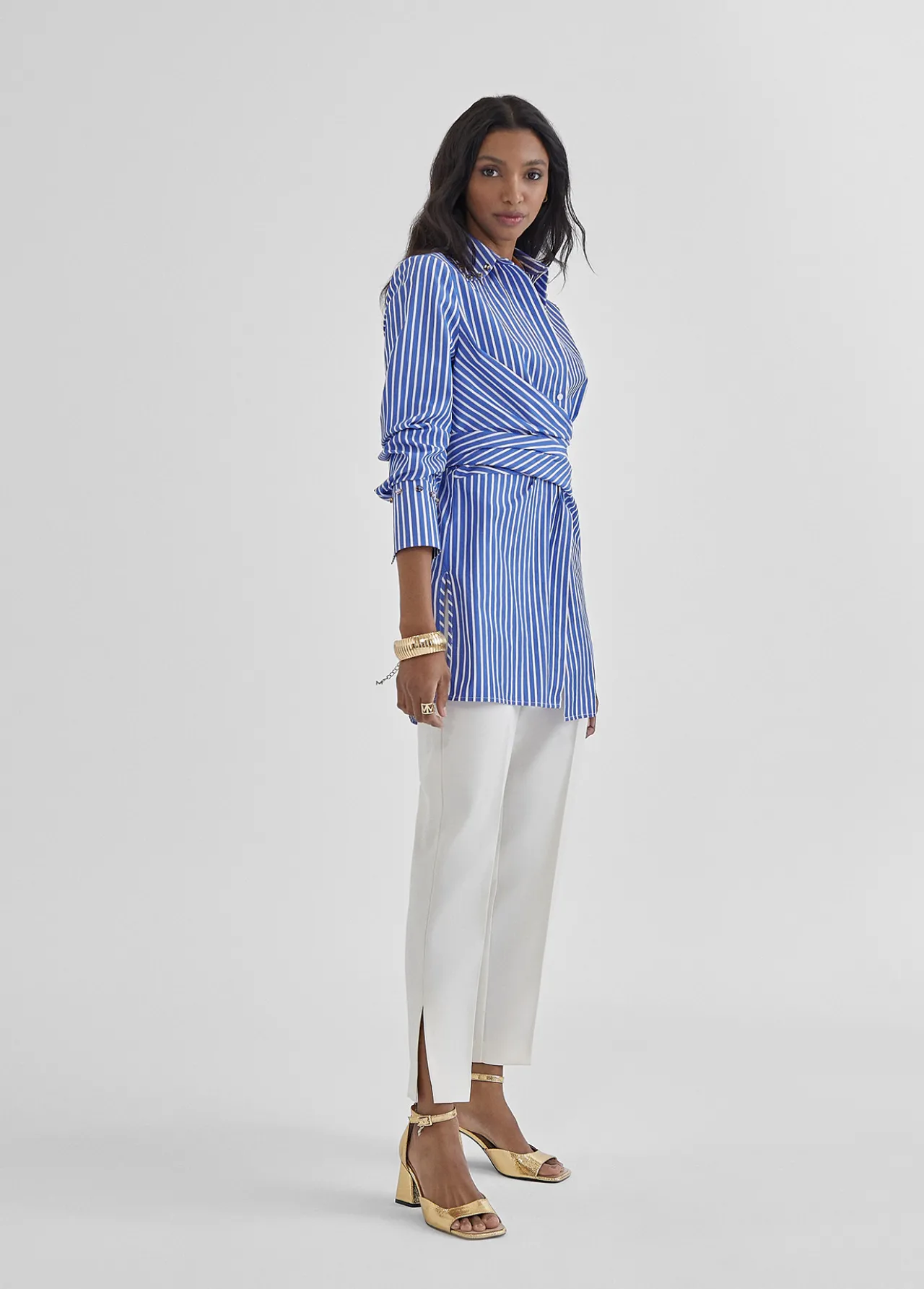 camisa_rayas_detalle_joyas_3.webp Lola Casademunt Camisas Y Blusas<Camisa rayas detalle joyas AZUL-BLANCO