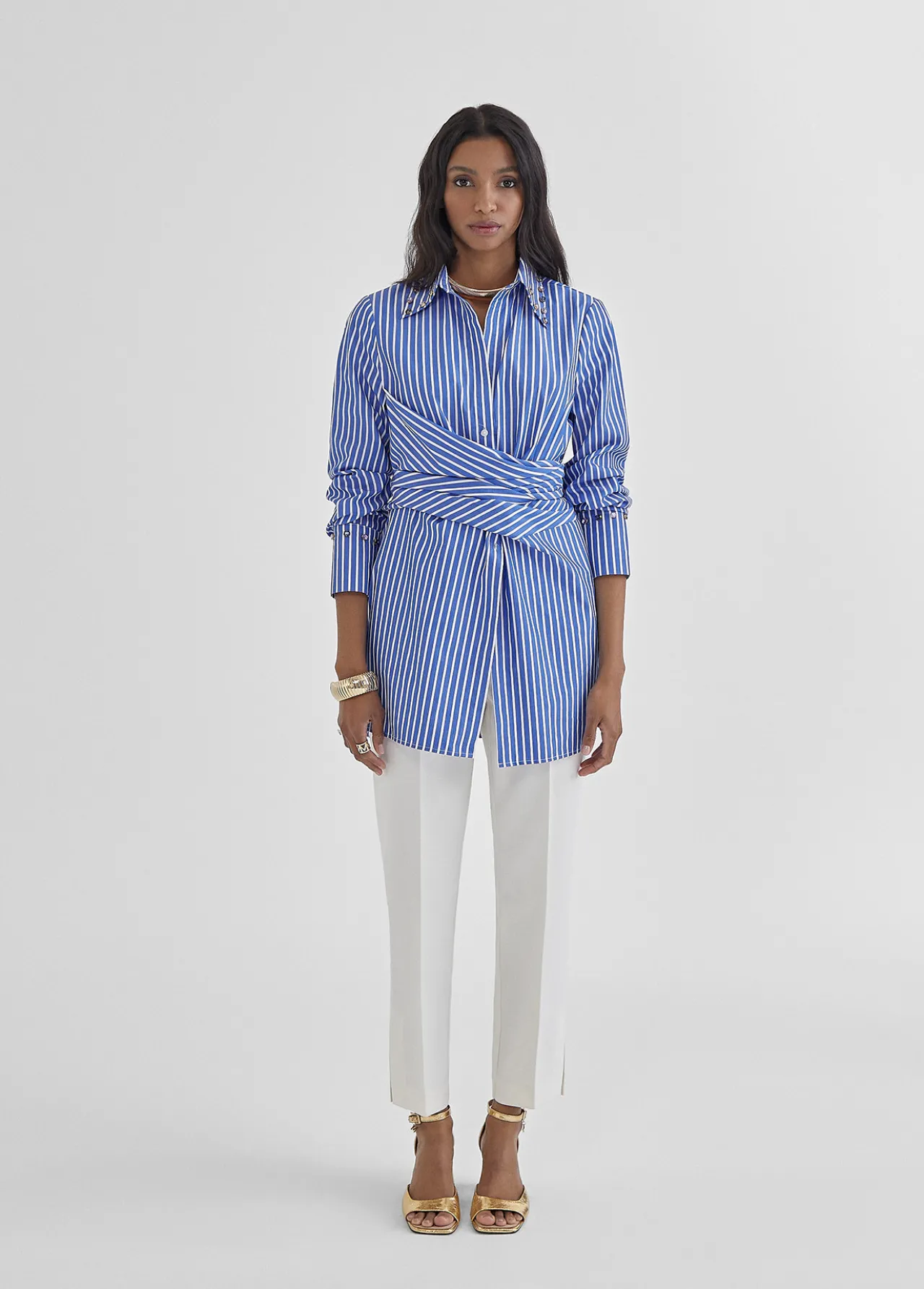camisa_rayas_detalle_joyas_4.webp Lola Casademunt Camisas Y Blusas<Camisa rayas detalle joyas AZUL-BLANCO