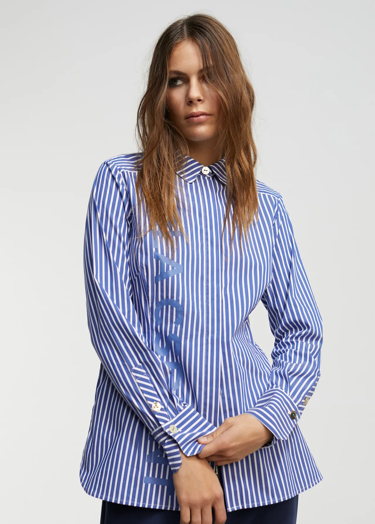 camisa_rayas_logo_2.webp Lola Casademunt Camisas Y Blusas<Camisa rayas logo AZUL-BLANCO