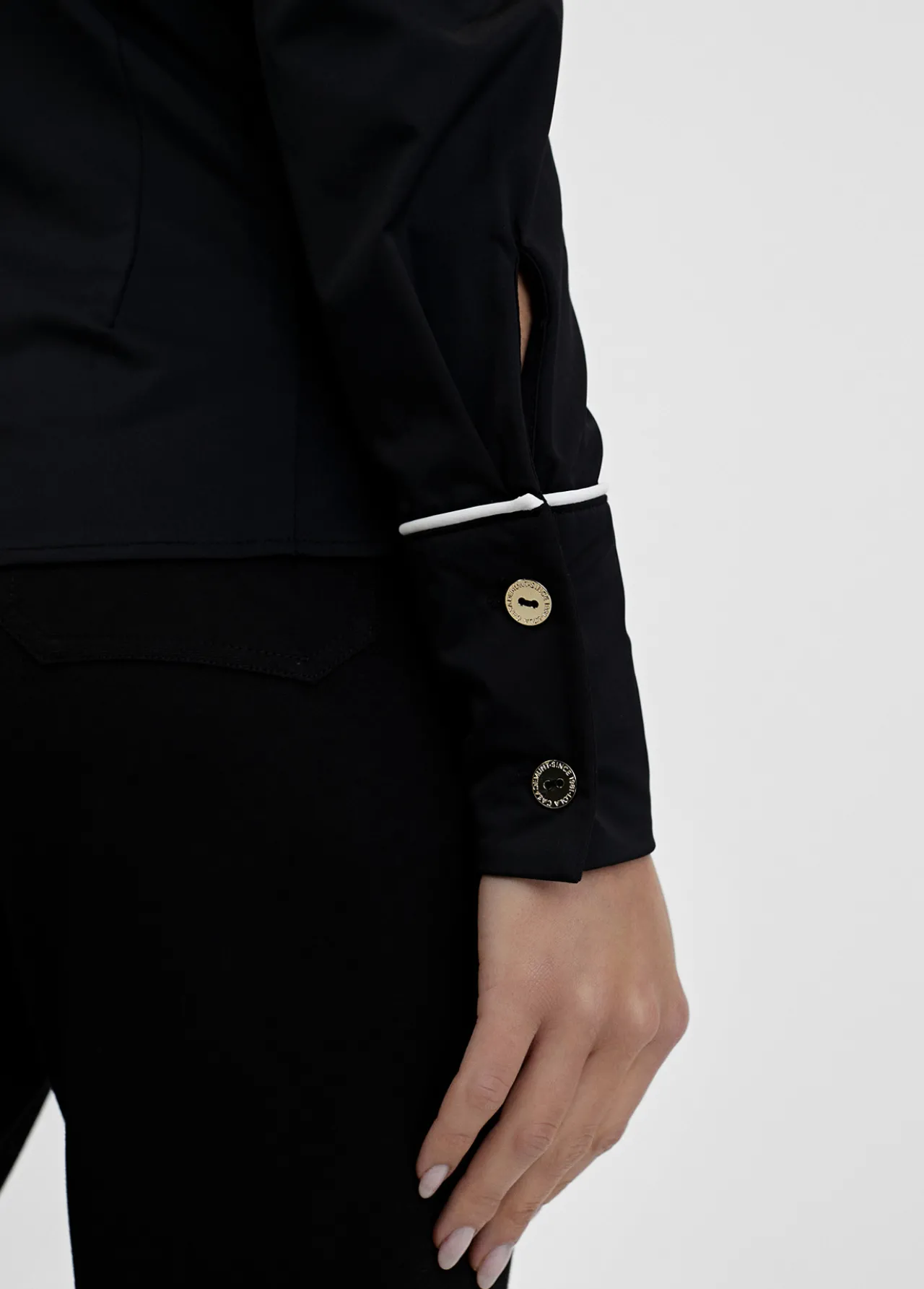 camisa_strech_con_vivo_contraste_3.webp Lola Casademunt Camisas Y Blusas<Camisa strech con vivo contraste NEGRO
