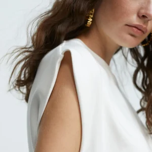 Lola Casademunt Camisetas Y Tops<Camiseta detalle bordado BLANCO