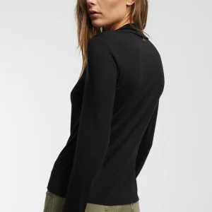 Lola Casademunt Camisetas Y Tops<Camiseta detalle cuello NEGRO