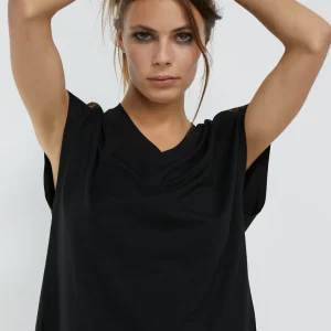 Lola Casademunt Camisetas Y Tops<Camiseta detalle hombros NEGRO