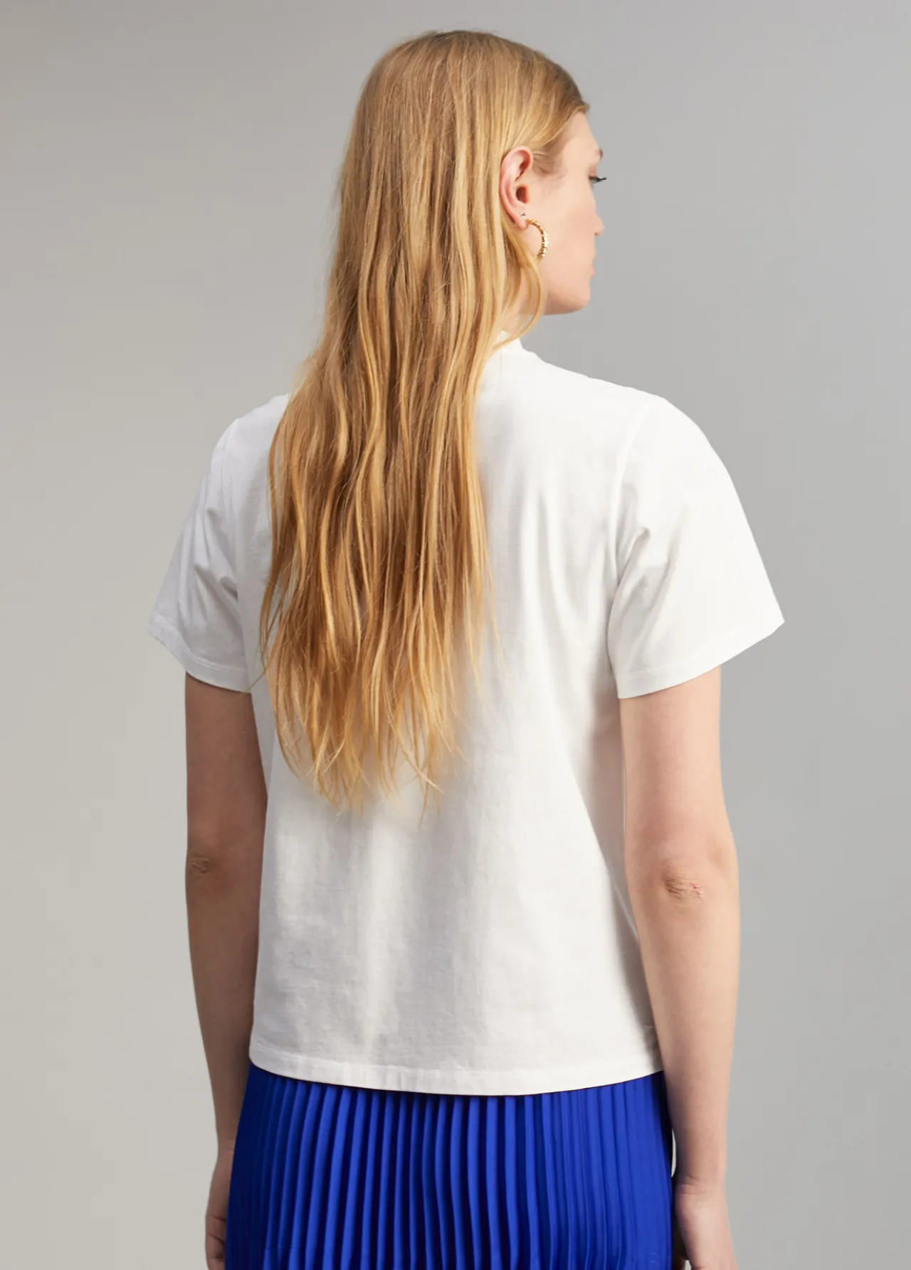 camiseta_detalle_pedrera_5.webp Lola Casademunt Camisetas Y Tops<Camiseta detalle pedrería BLANCO