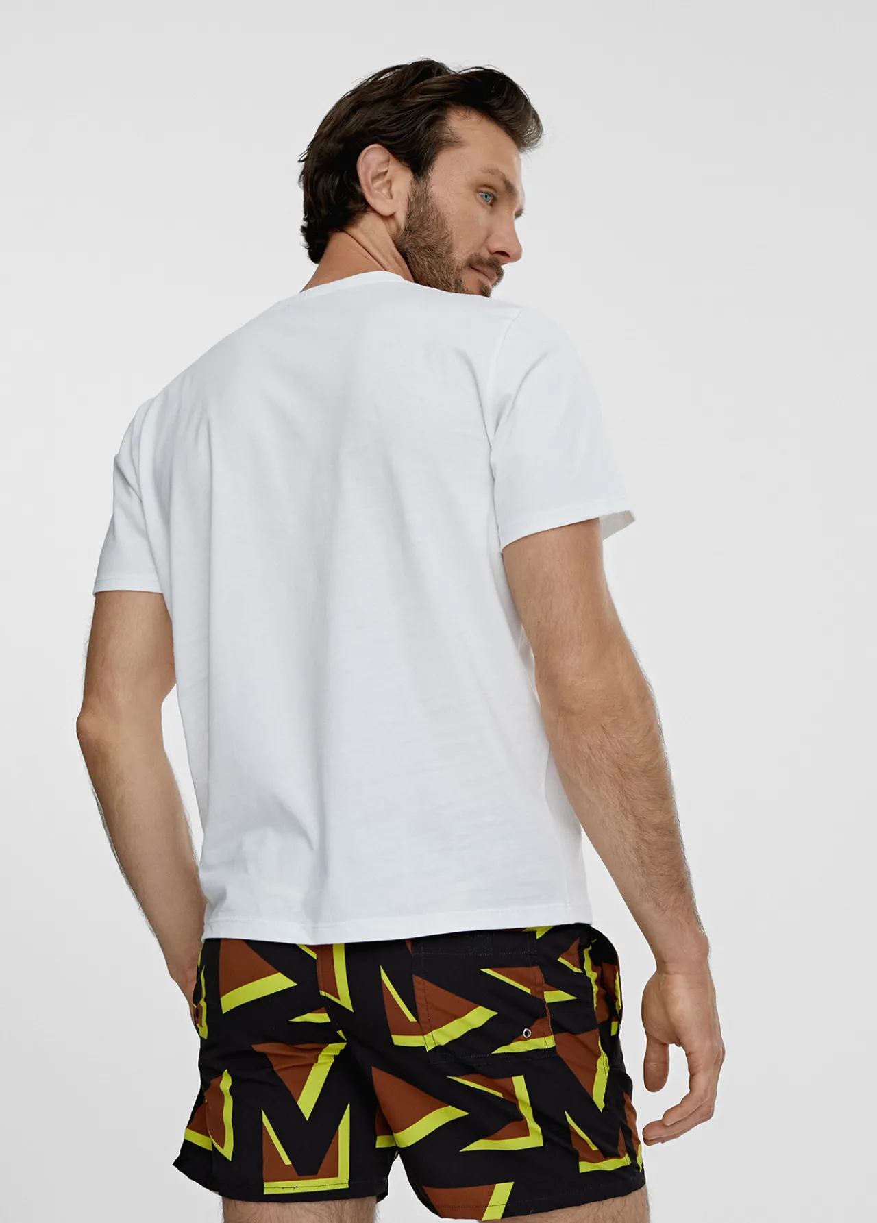 camiseta_hombre_3-2.webp Lola Casademunt Camisetas Y Tops | Baño<Camiseta hombre BLANCO-ROJO