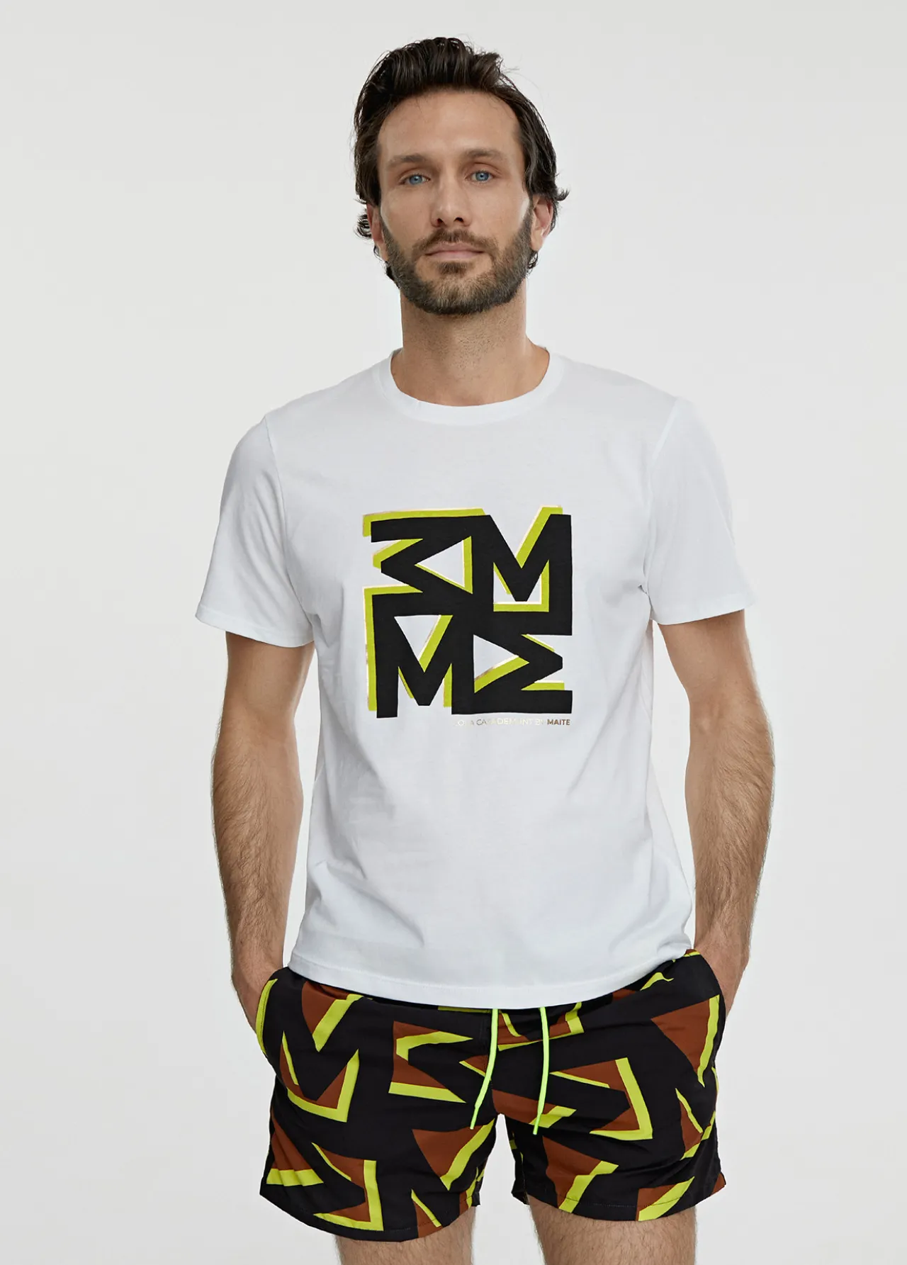 camiseta_hombre_4-2.webp Lola Casademunt Camisetas Y Tops | Baño<Camiseta hombre BLANCO-ROJO