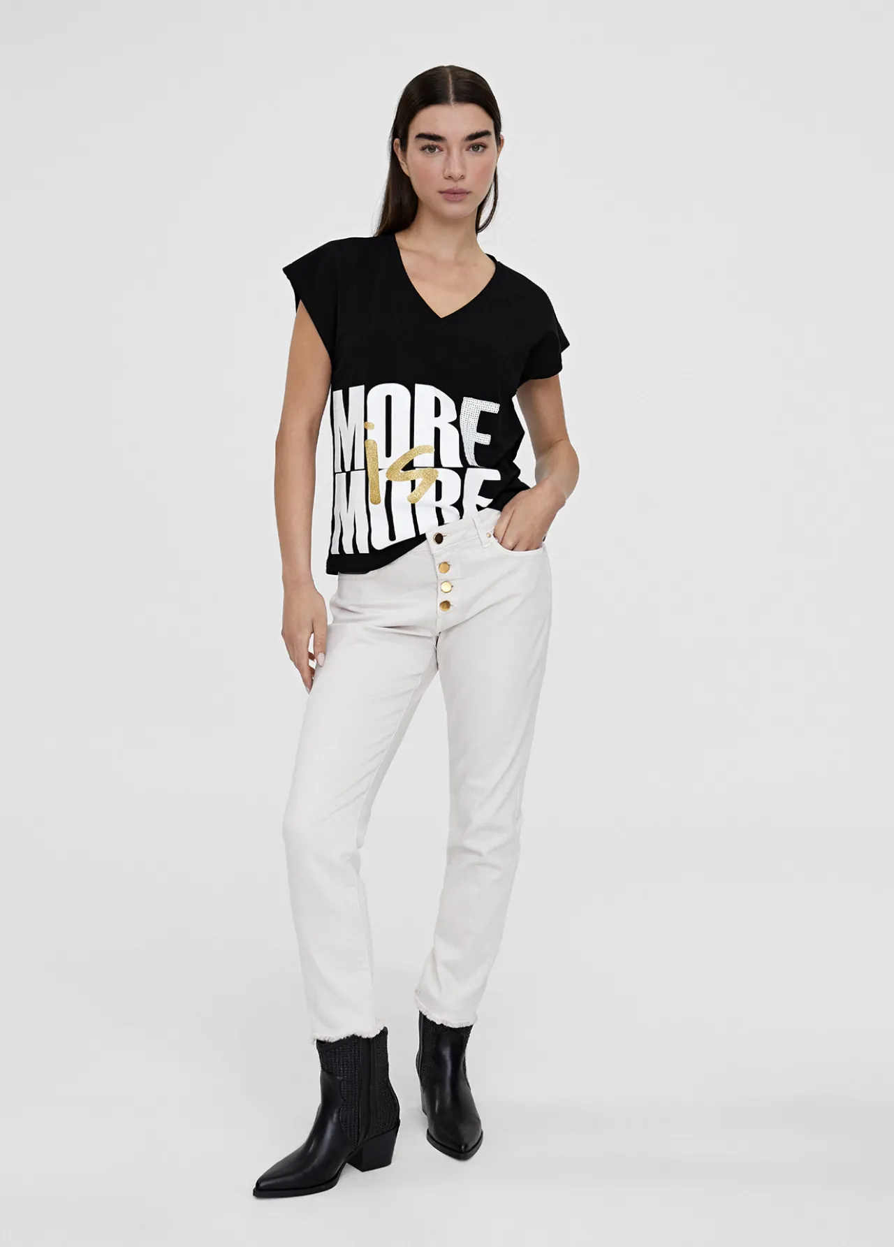 camiseta_more_is_more_4.webp Lola Casademunt Camisetas Y Tops<Camiseta more is more NEGRO-BLANCO