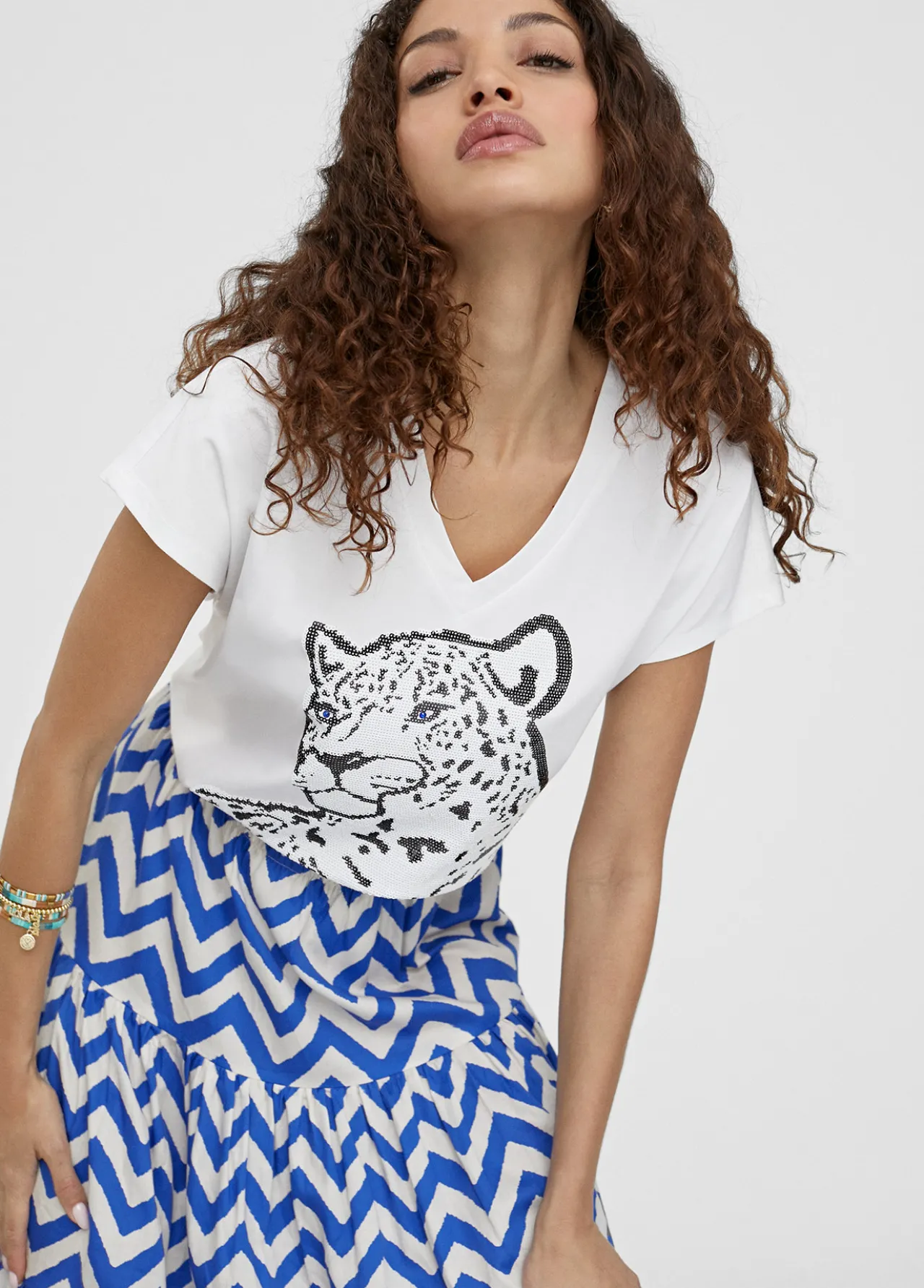 camiseta_posicionado_trigre_4.webp Lola Casademunt Camisetas Y Tops<Camiseta posicionado trigre BLANCO