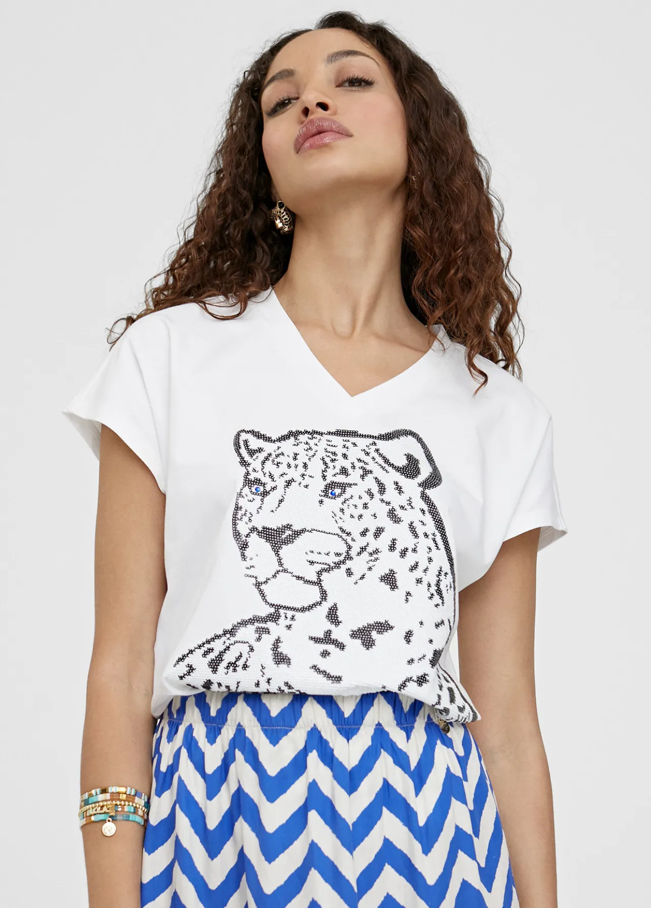 camiseta_posicionado_trigre_5.webp Lola Casademunt Camisetas Y Tops<Camiseta posicionado trigre BLANCO