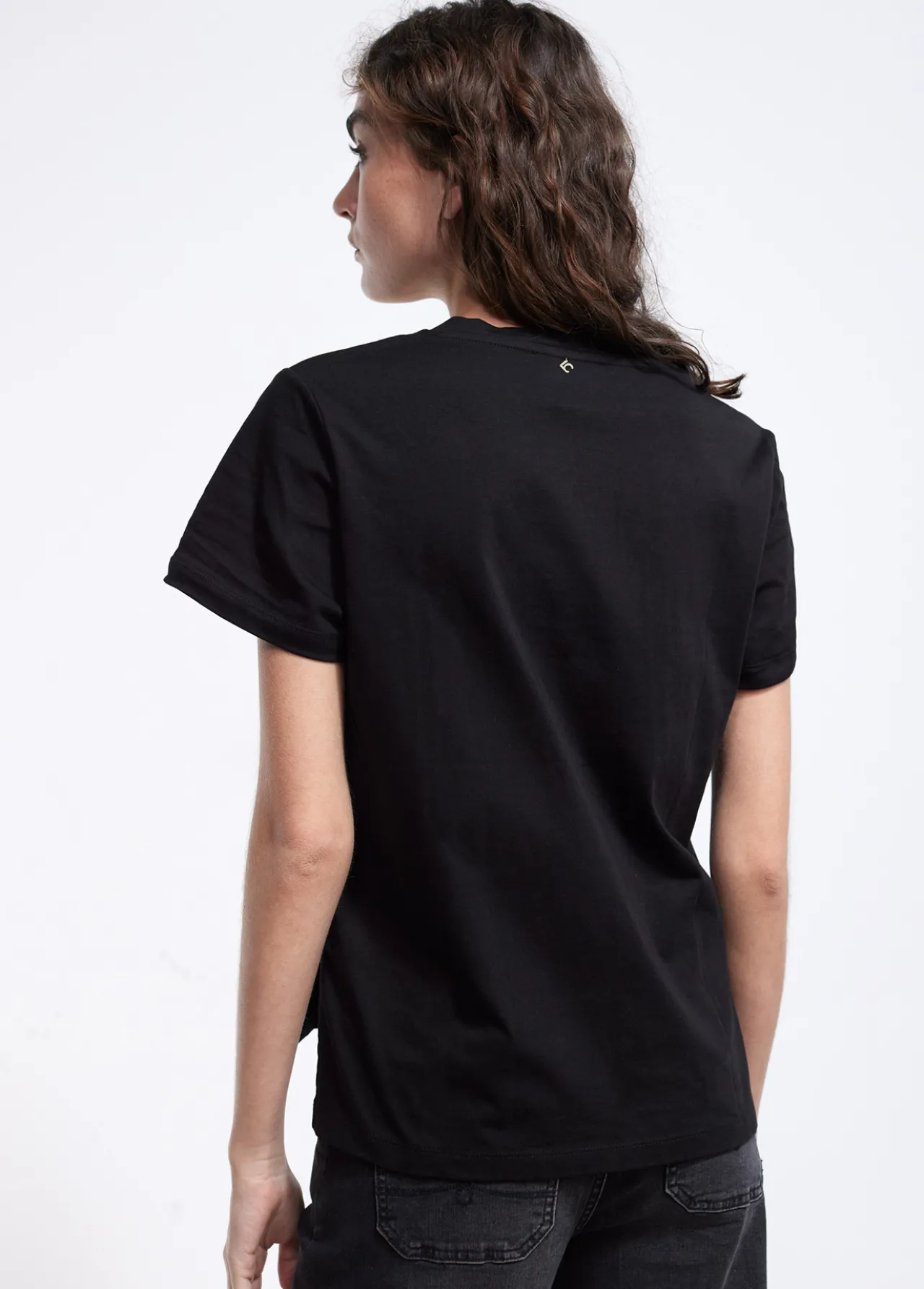 camiseta_tigre_strass_5.webp Lola Casademunt Camisetas Y Tops<Camiseta tigre strass NEGRO