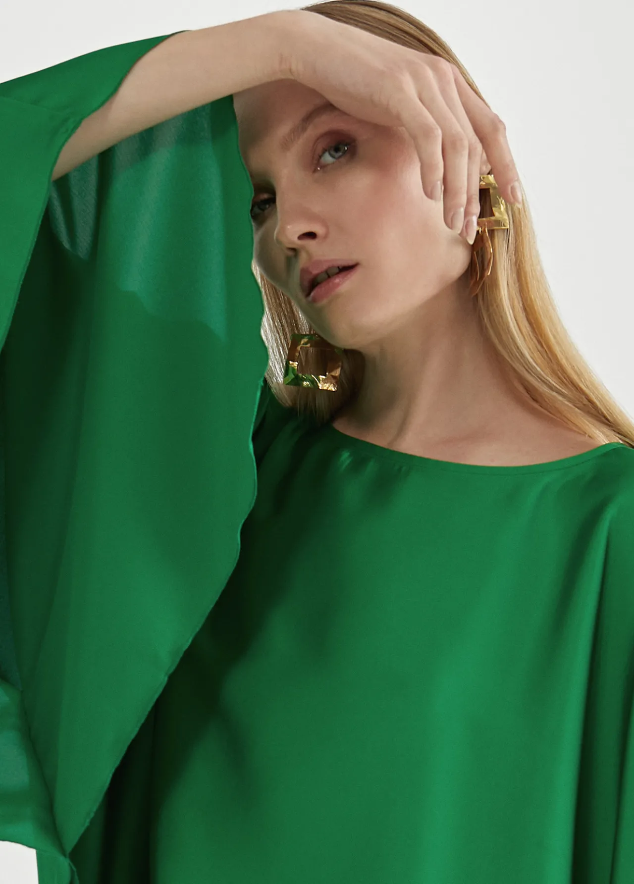 capa_tapabrazos_3.webp Lola Casademunt Camisetas Y Tops | Camisas Y Blusas<Capa tapabrazos VERDE