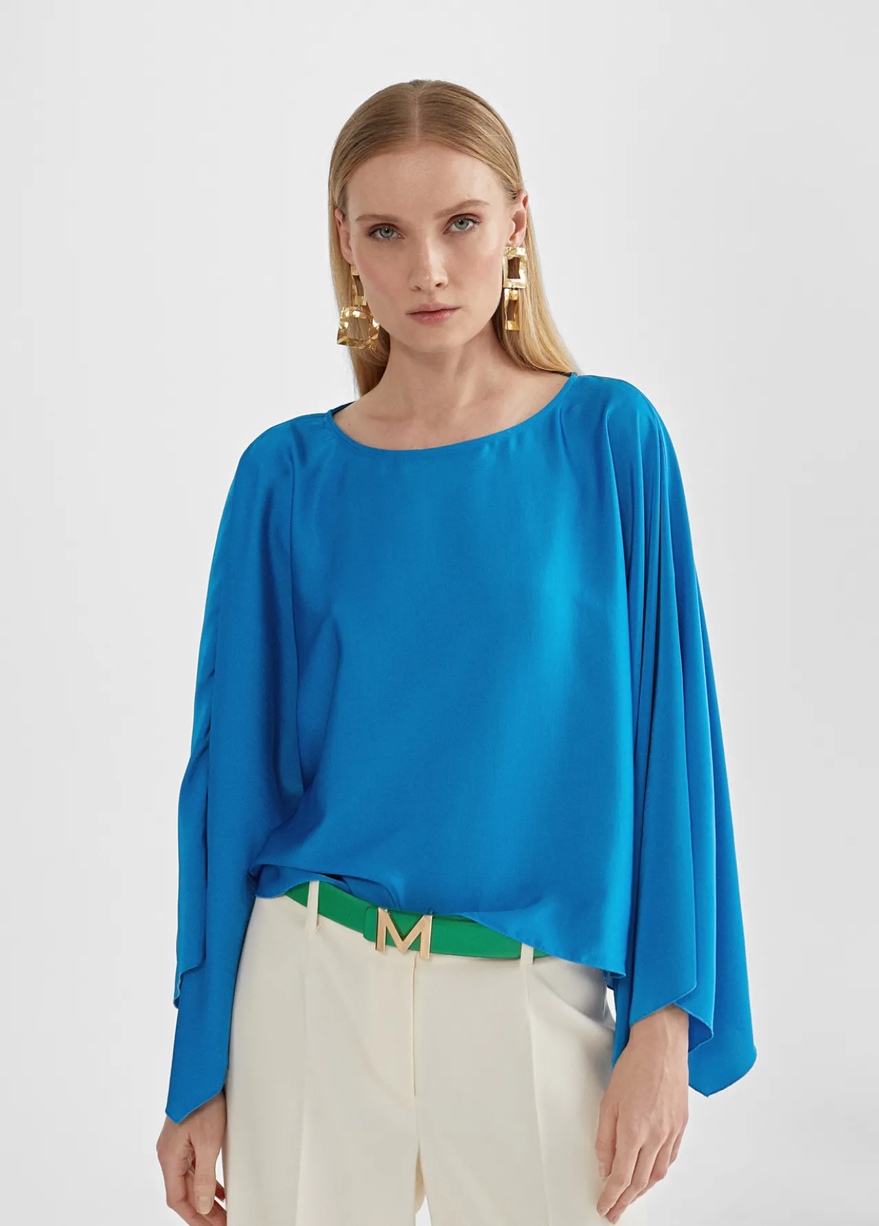 capa_tipo_blusa_3.webp Lola Casademunt Camisetas Y Tops | Camisas Y Blusas<Capa tipo blusa VERDE