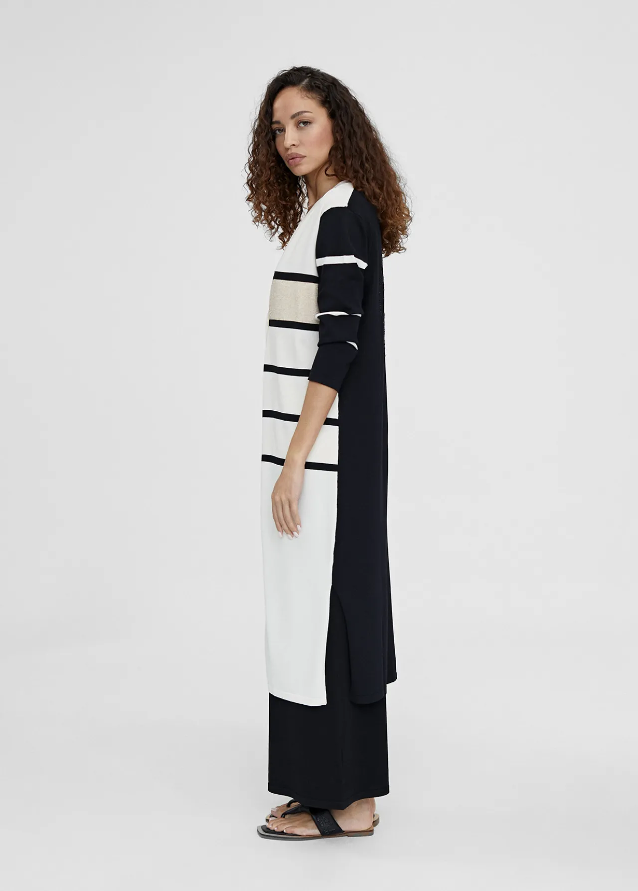 cardigan_punto_de_rayas_0.webp Lola Casademunt Chaquetas Y Gabardinas | Punto<Cardigan punto de rayas NEGRO-CRUDO