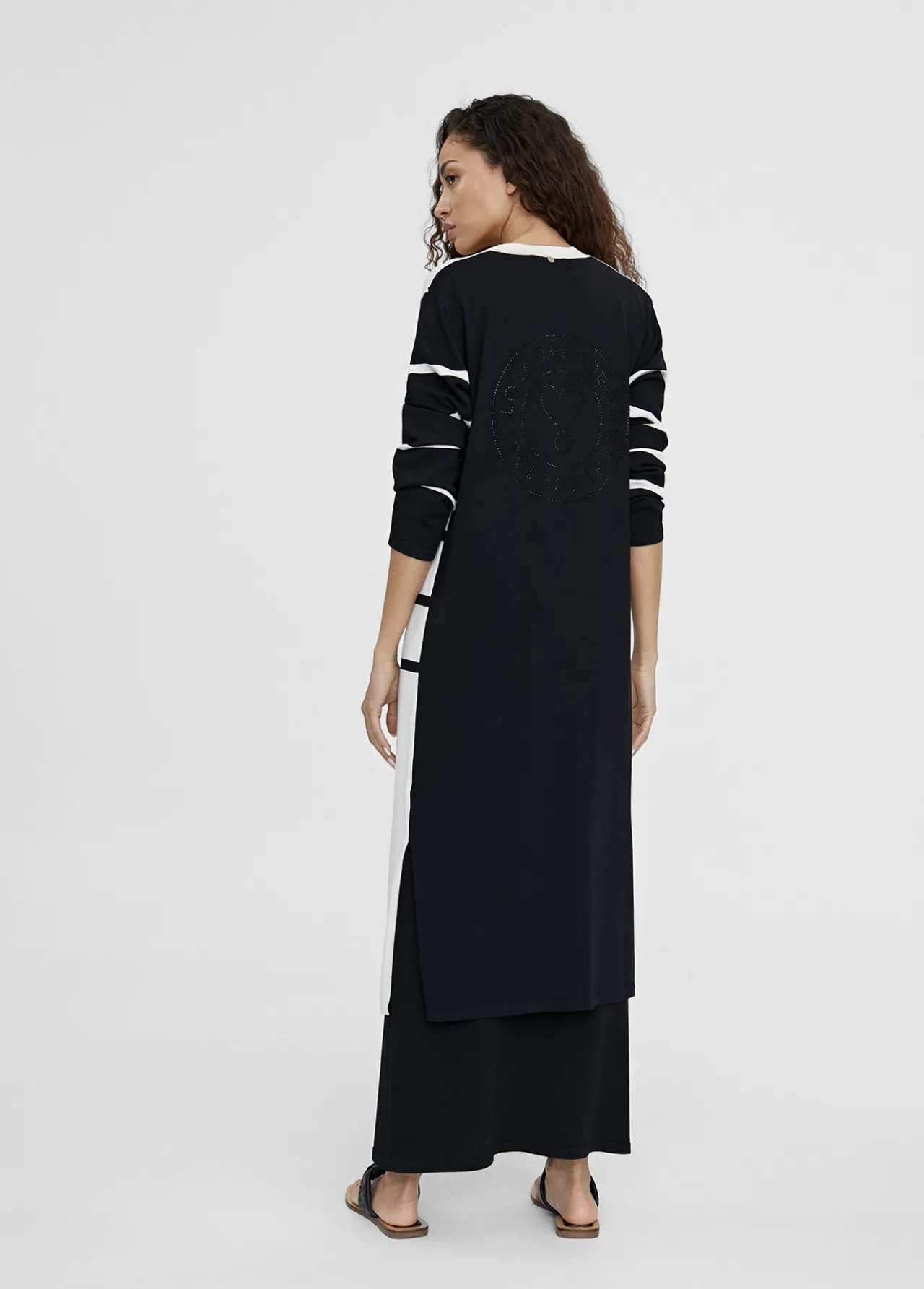cardigan_punto_de_rayas_5.webp Lola Casademunt Chaquetas Y Gabardinas | Punto<Cardigan punto de rayas NEGRO-CRUDO